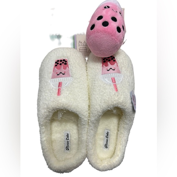 Moon Cake Bubble Tea Boba Plush Slippers - White/Pink - Size Large (L) - NWT - Picture 4 of 4